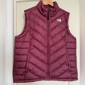 The North Face Women's Puffer Vest - Burgundy